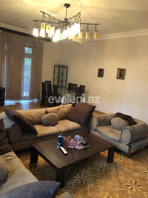 Satılır, köhnə tikili, 4 otaqlı, 150 m², Elmlər Akademiyası m.