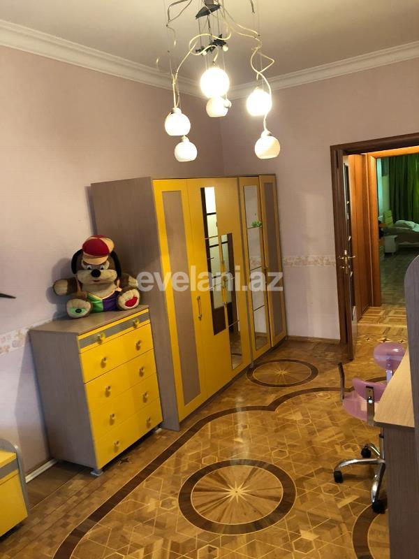 Satılır, köhnə tikili, 4 otaqlı, 150 m², Elmlər Akademiyası m.