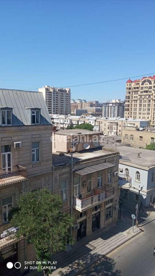 Satılır, köhnə tikili, 2 otaqlı, 66 m², Bakı, Səbail r, İçəri Şəhər m.