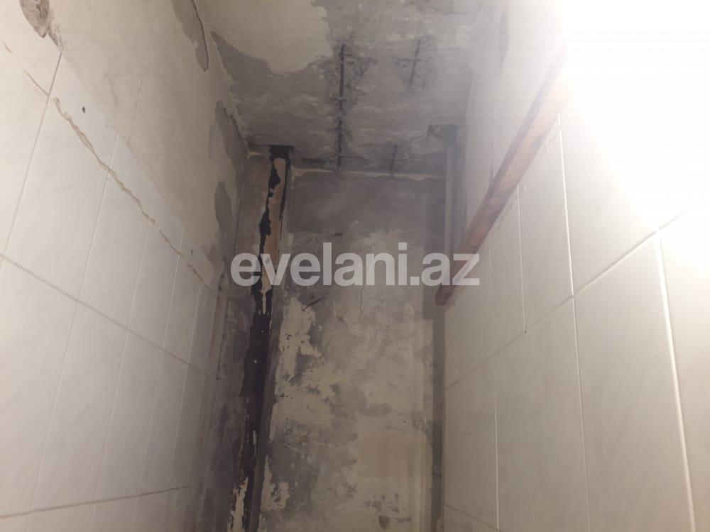 Satılır, köhnə tikili, 2 otaqlı, 50 m², Azadlıq prospekti m.