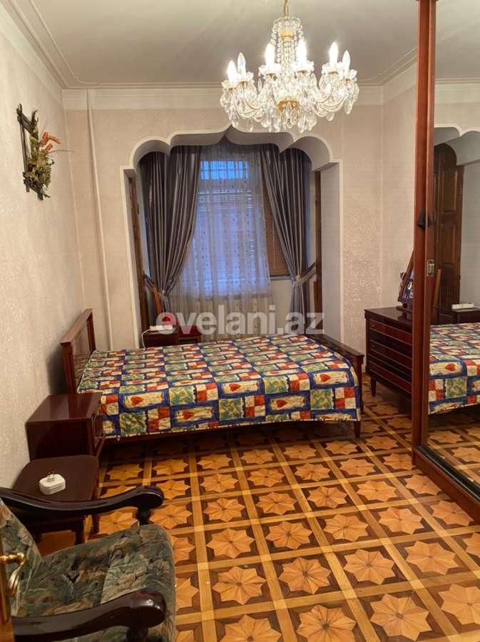 Satılır, köhnə tikili, 4 otaqlı, 140 m², Bakı, Yasamal r, Yasamal q, Elmlər Akademiyası m.