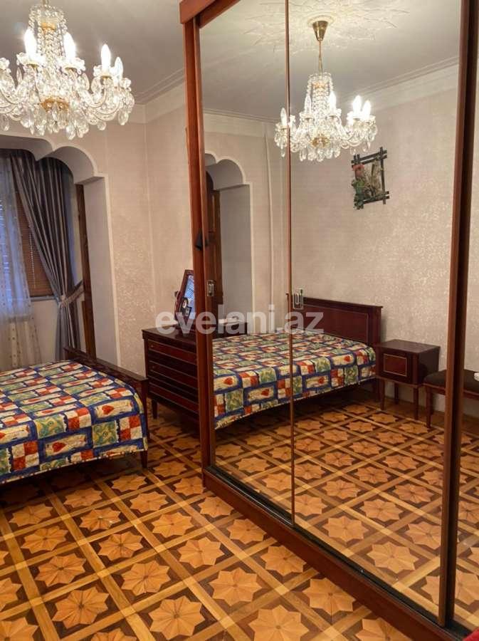 Satılır, köhnə tikili, 4 otaqlı, 140 m², Bakı, Yasamal r, Yasamal q, Elmlər Akademiyası m.