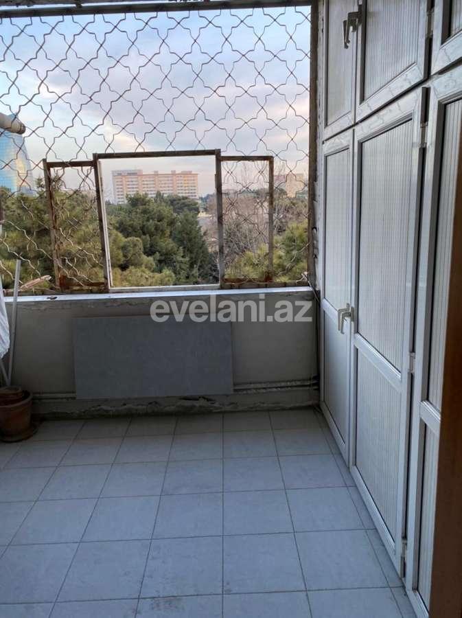 Satılır, köhnə tikili, 4 otaqlı, 140 m², Bakı, Yasamal r, Yasamal q, Elmlər Akademiyası m.