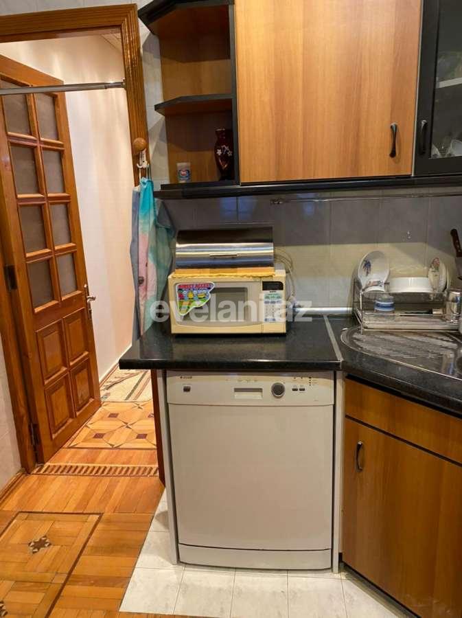 Satılır, köhnə tikili, 4 otaqlı, 140 m², Bakı, Yasamal r, Yasamal q, Elmlər Akademiyası m.