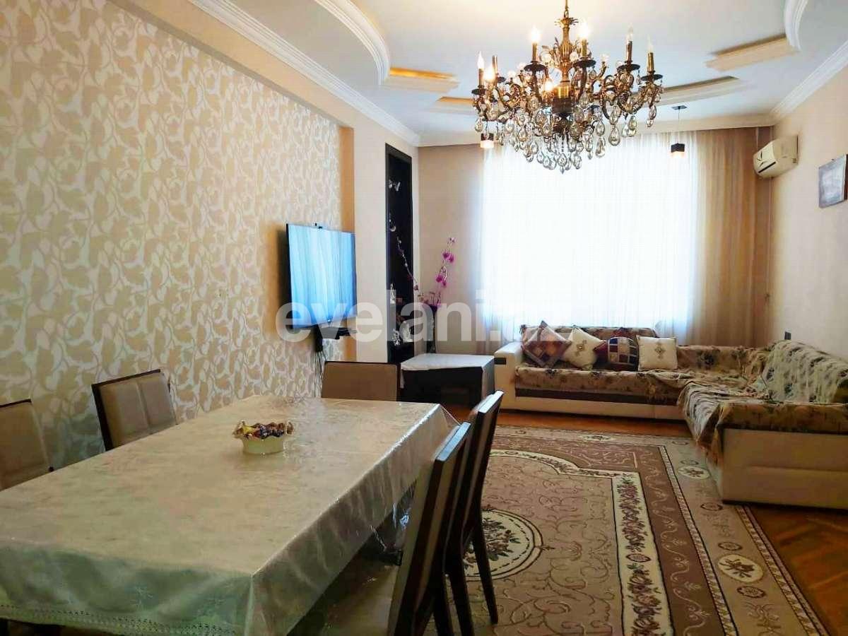 Satılır, yeni tikili, 2 otaqlı, 100 m², İnşaatçılar m.
