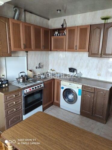 Satılır, köhnə tikili, 3 otaqlı, 70 m², 9-cu mikrorayon q.