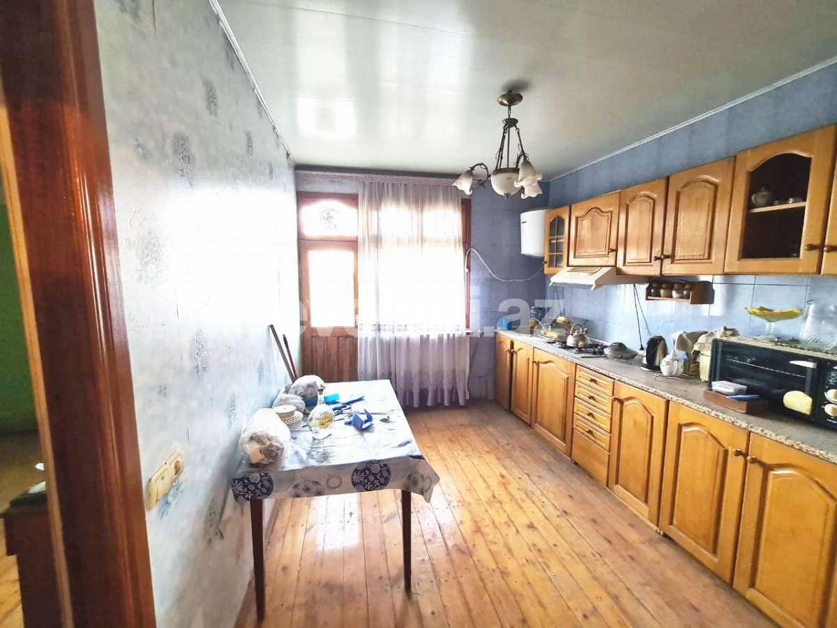 Satılır, köhnə tikili, 3 otaqlı, 80 m², Azadlıq prospekti m.