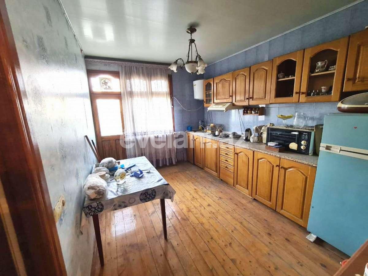 Satılır, köhnə tikili, 3 otaqlı, 80 m², Azadlıq prospekti m.