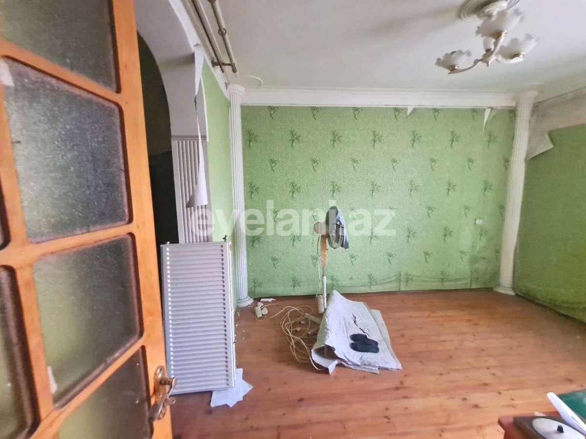 Satılır, köhnə tikili, 3 otaqlı, 80 m², Azadlıq prospekti m.