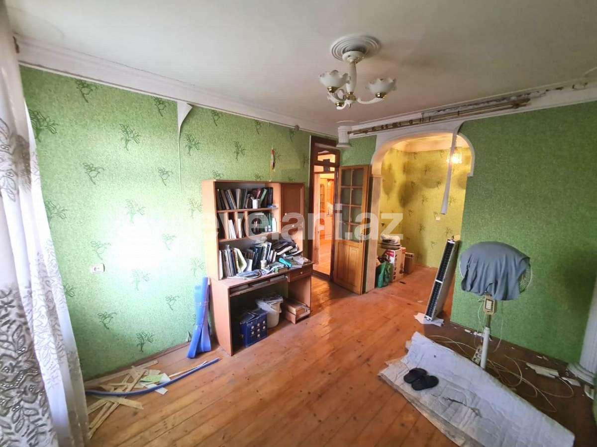 Satılır, köhnə tikili, 3 otaqlı, 80 m², Azadlıq prospekti m.