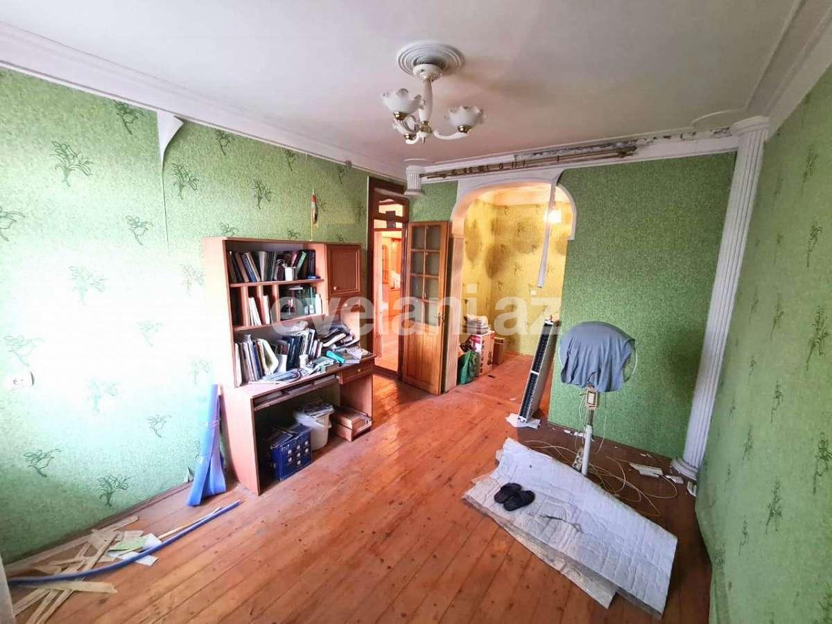 Satılır, köhnə tikili, 3 otaqlı, 80 m², Azadlıq prospekti m.