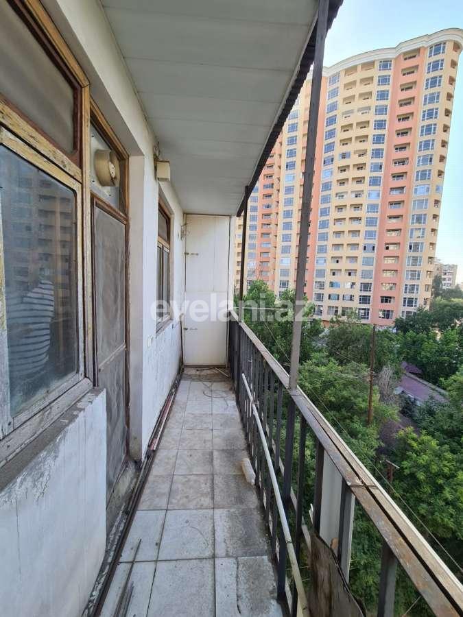 Satılır, köhnə tikili, 3 otaqlı, 80 m², Azadlıq prospekti m.