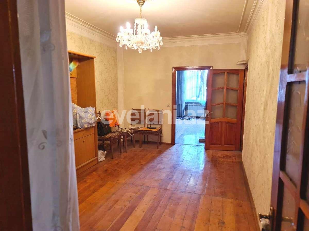 Satılır, köhnə tikili, 3 otaqlı, 80 m², Azadlıq prospekti m.