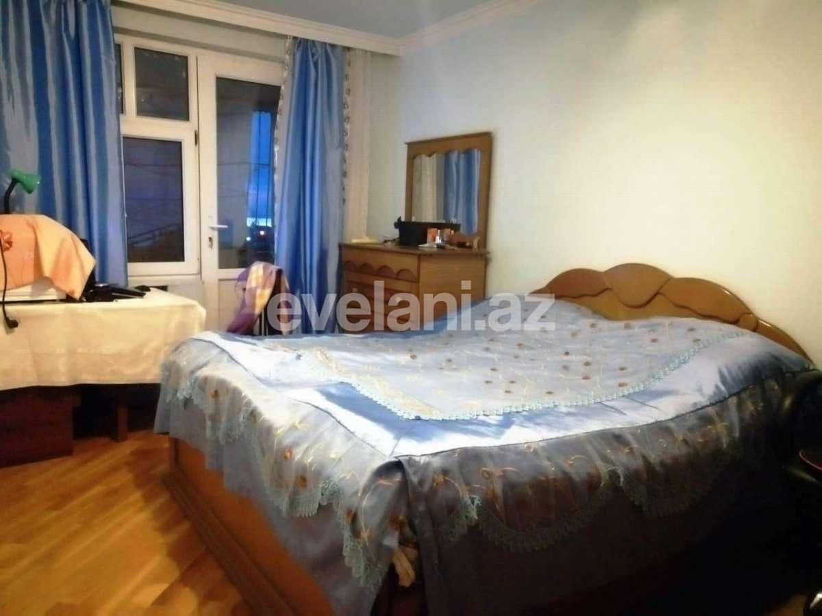 Sale, old building, 4 room, 100 m², Surakhani d.