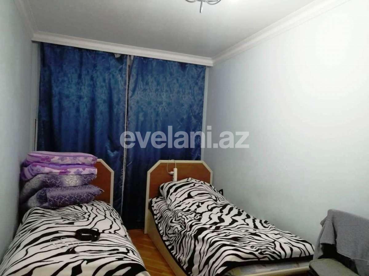 Sale, old building, 4 room, 100 m², Surakhani d.