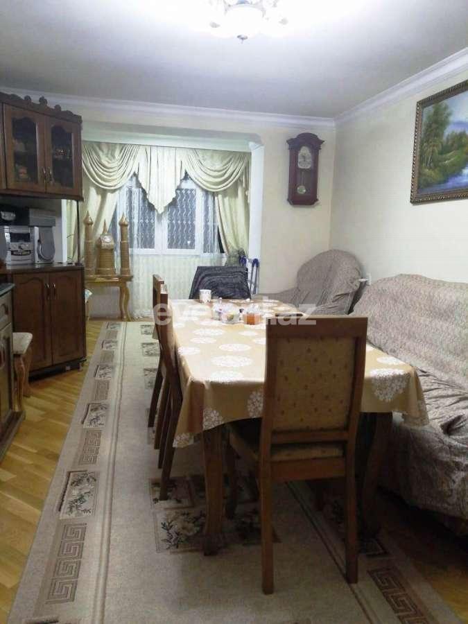 Sale, old building, 4 room, 100 m², Surakhani d.