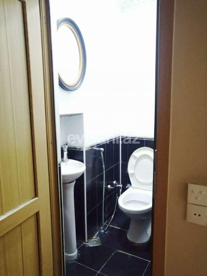 Sale, old building, 4 room, 100 m², Surakhani d.