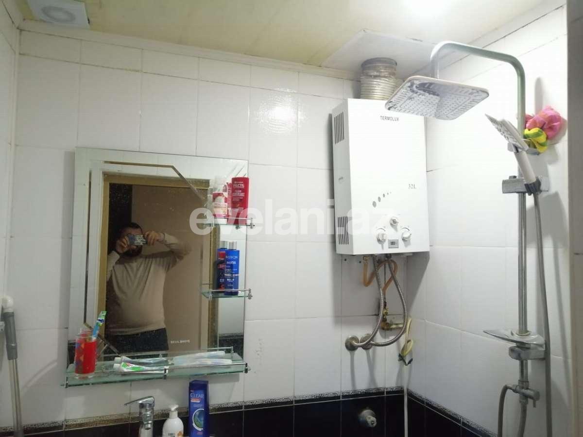 Sale, old building, 4 room, 100 m², Surakhani d.