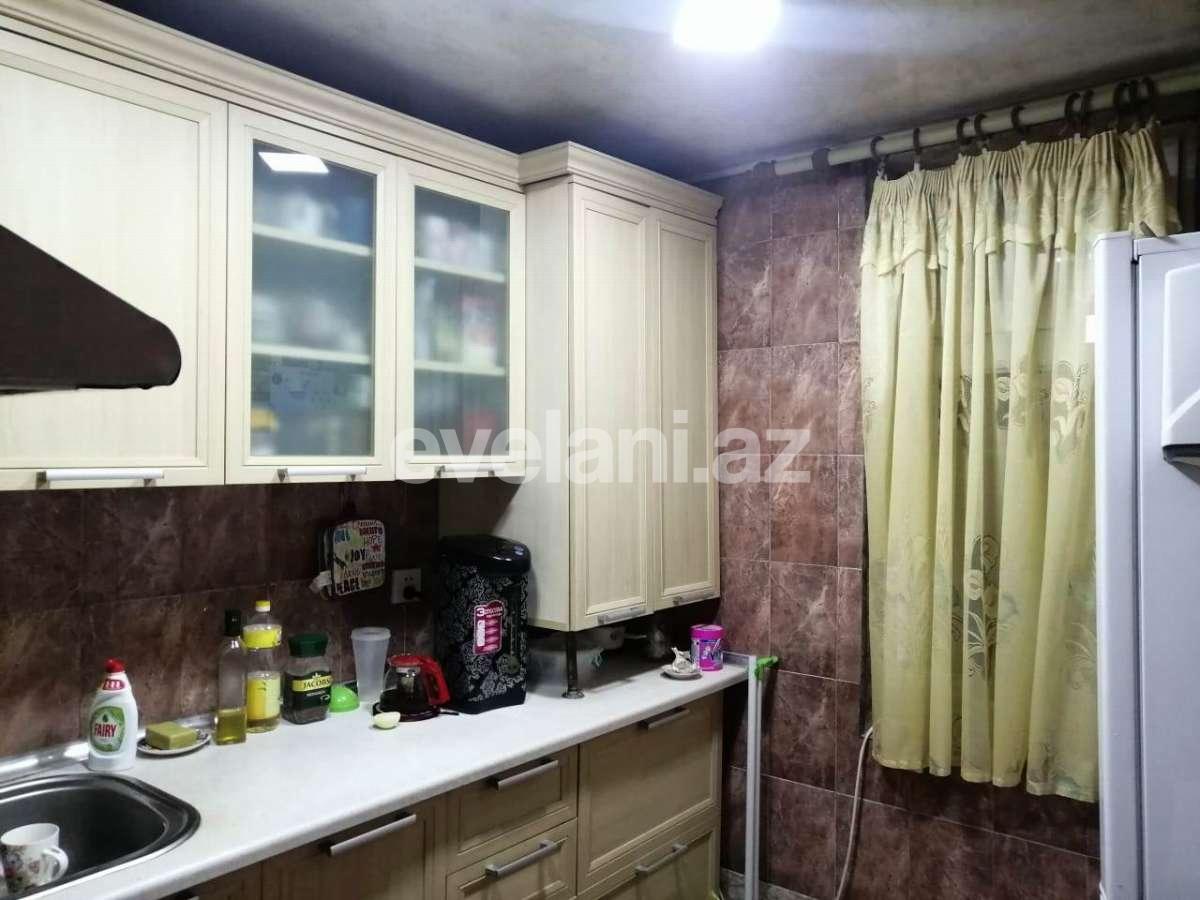 Sale, old building, 4 room, 100 m², Surakhani d.