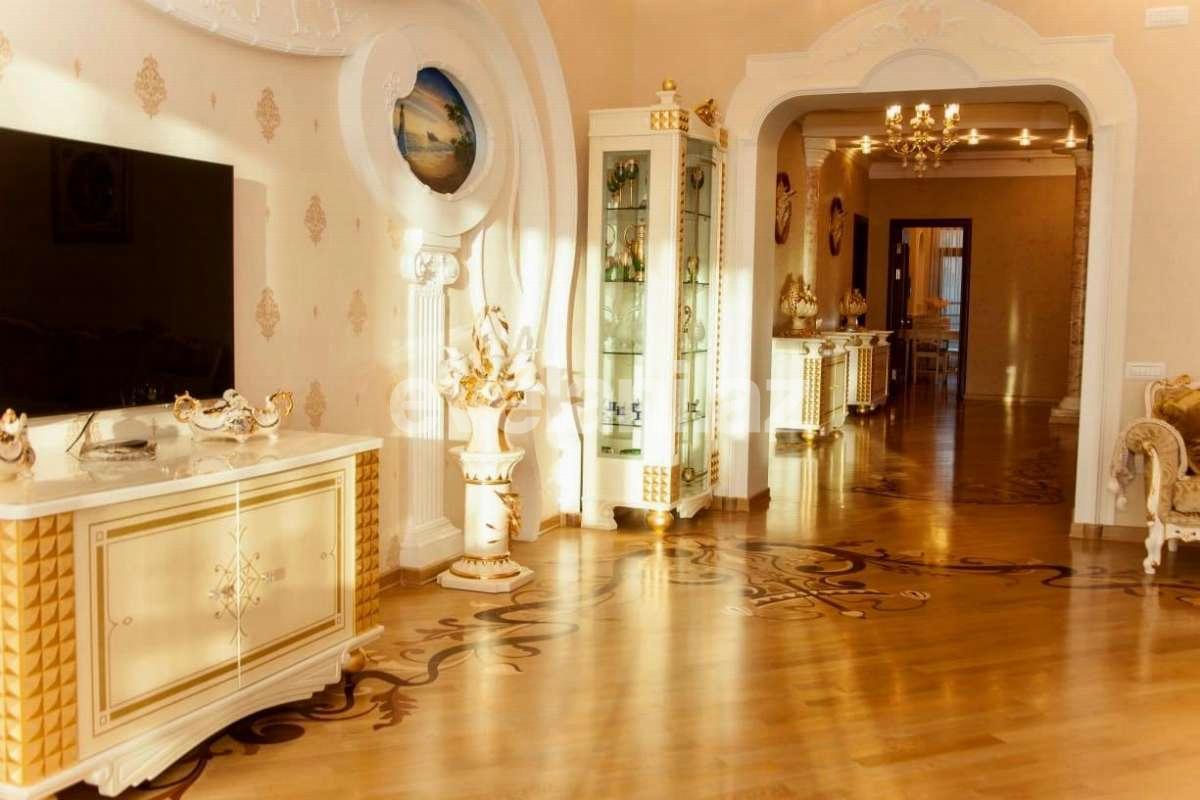 Kirayə verilir, yeni tikili, 3 otaqlı, 220 m², Bakı, Xətai r, Şah İsmayıl Xətai m.