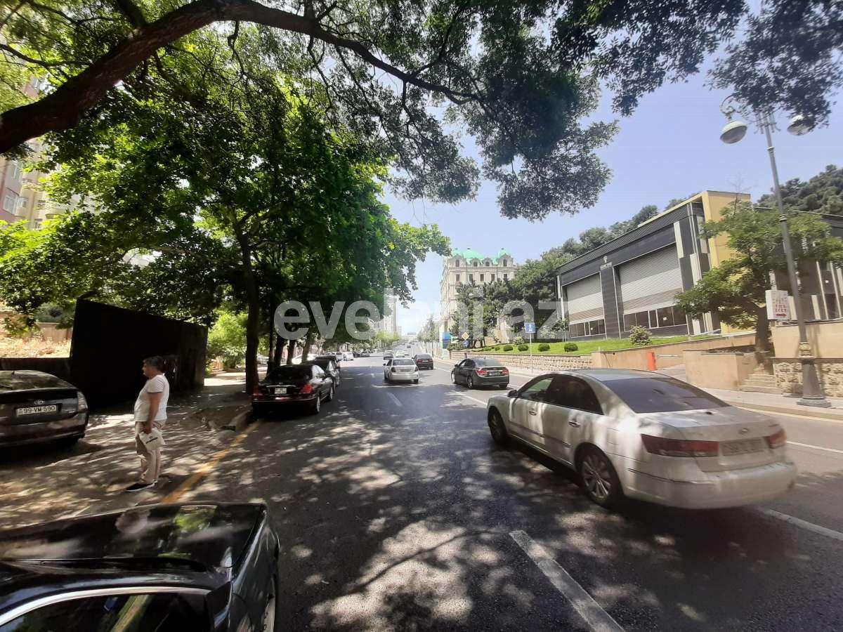 Satılır, obyekt, 70 m², 28 may m.