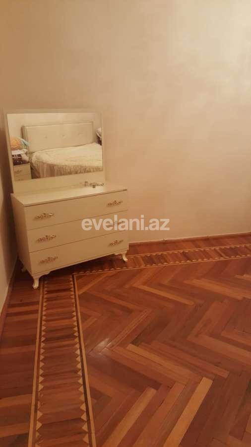 Satılır, köhnə tikili, 3 otaqlı, 85 m², İnşaatçılar m.