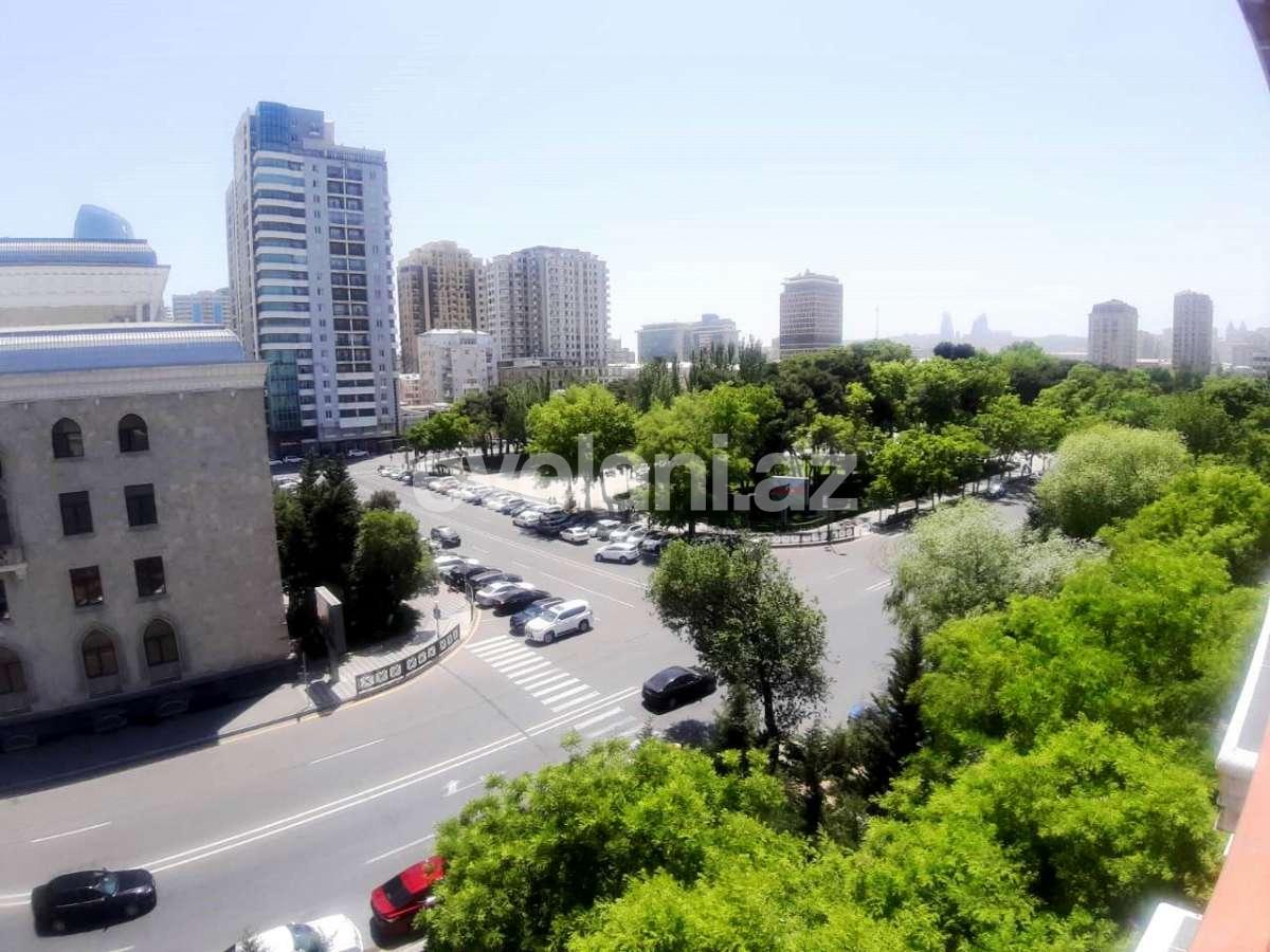 Продаётся, вторичка, 2-комнаты, 68 m², 28 мая m.