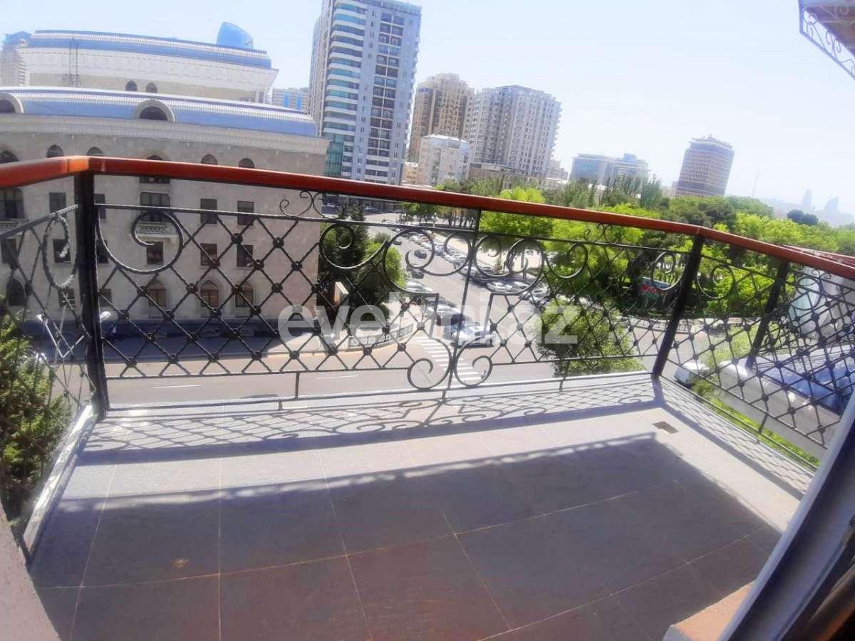 Продаётся, вторичка, 2-комнаты, 68 m², 28 мая m.