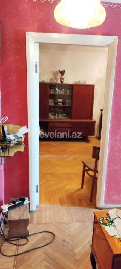 Satılır, köhnə tikili, 3 otaqlı, 70 m², Elmlər Akademiyası m.