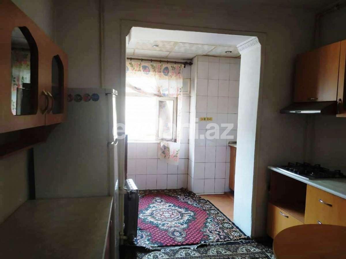 Satılır, köhnə tikili, 3 otaqlı, 80 m², Neftçilər m.