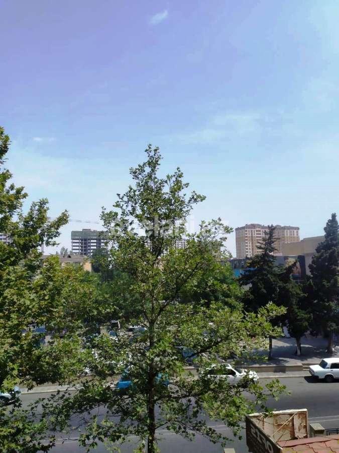 Satılır, köhnə tikili, 3 otaqlı, 80 m², Neftçilər m.