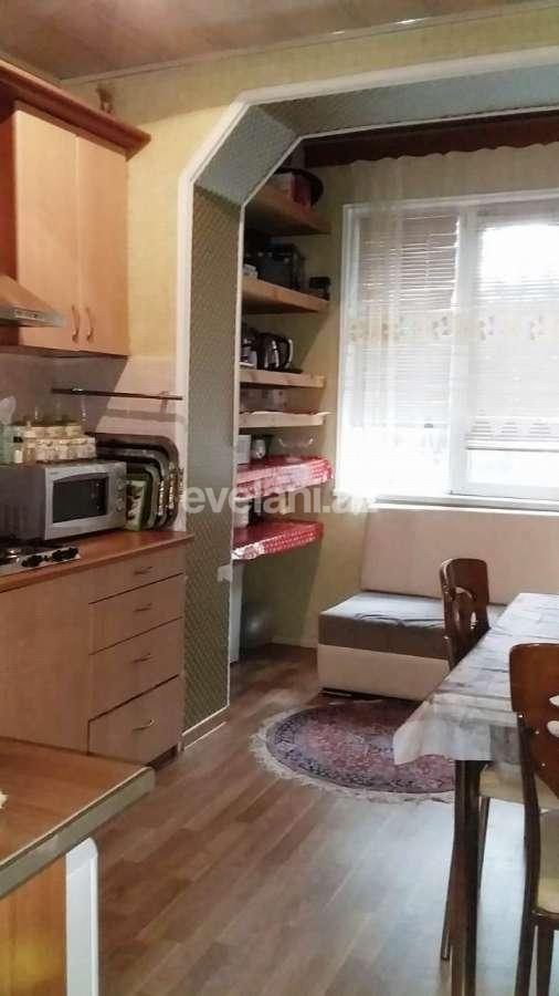 Satılır, köhnə tikili, 3 otaqlı, 70 m², Elmlər Akademiyası m.