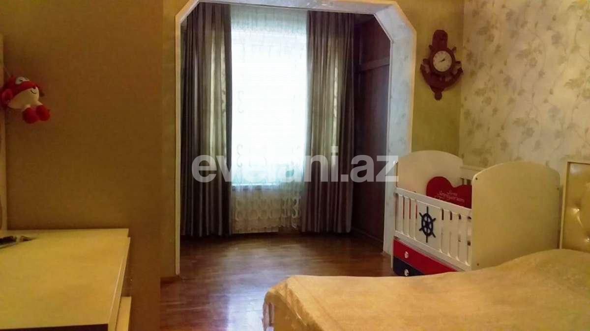 Satılır, köhnə tikili, 3 otaqlı, 70 m², Elmlər Akademiyası m.