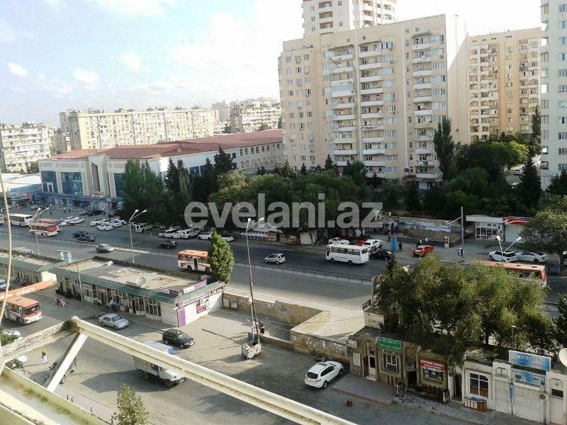 Satılır, köhnə tikili, 5 otaqlı, 100 m², Xalqlar Dostluğu m.