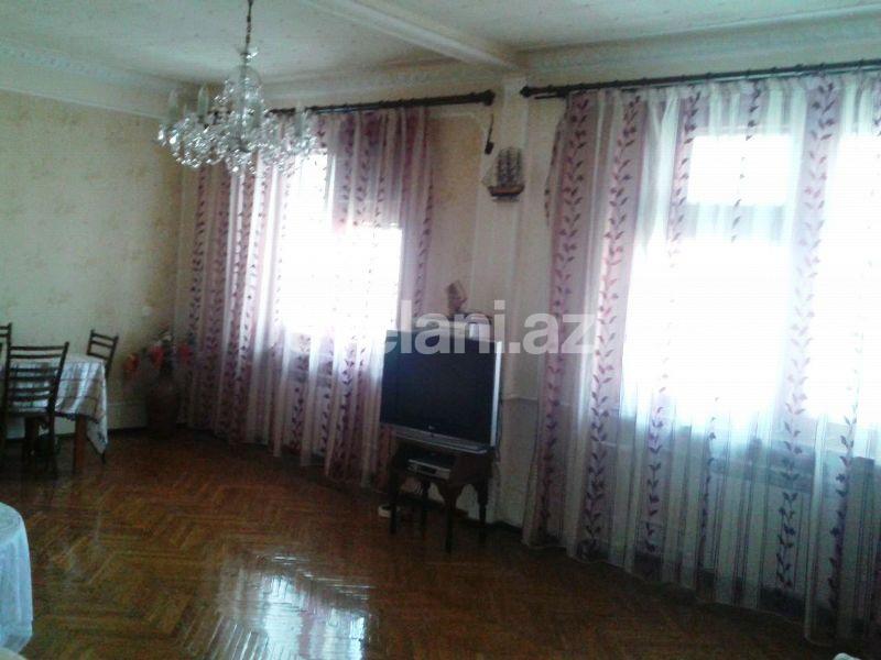 Satılır, köhnə tikili, 5 otaqlı, 100 m², Xalqlar Dostluğu m.