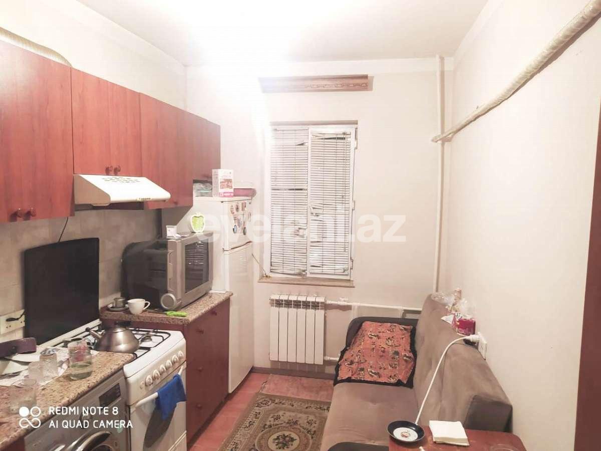 Sale, old building, 3 room, 70 m², Baku, Yasamal r, Inshaatchilar m.