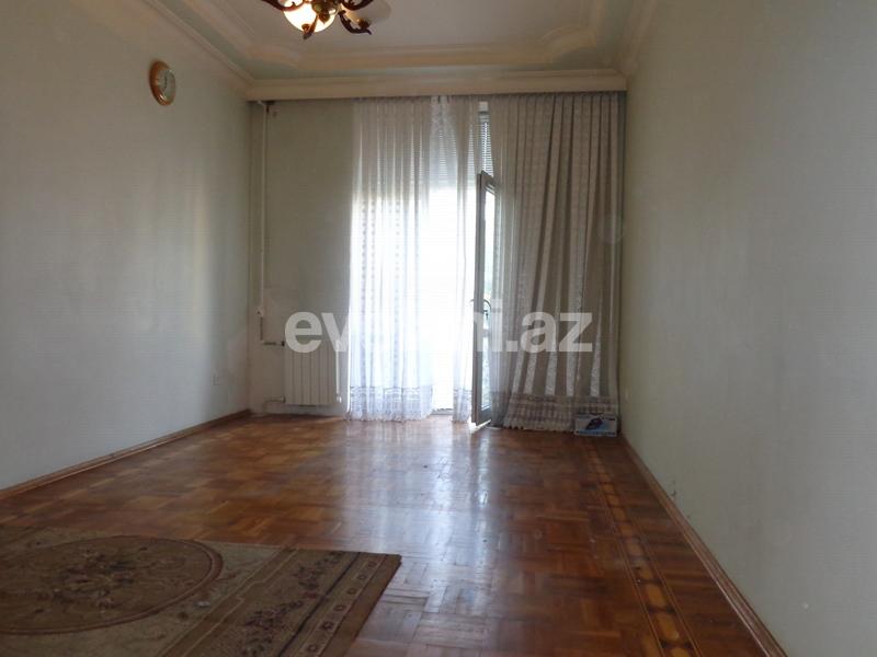 Sale, old building, 3 room, 100 m², Elmlar Akademiyası m.
