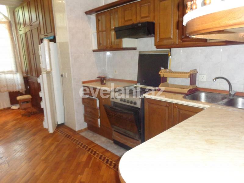 Sale, old building, 3 room, 100 m², Elmlar Akademiyası m.