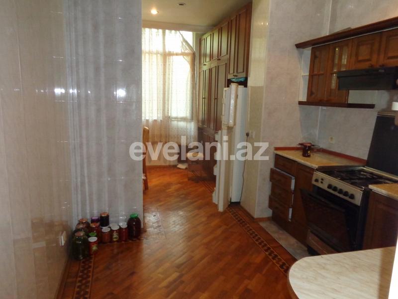 Sale, old building, 3 room, 100 m², Elmlar Akademiyası m.