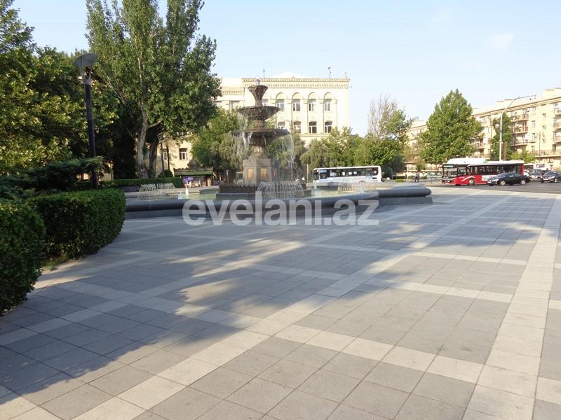 Sale, old building, 3 room, 100 m², Elmlar Akademiyası m.