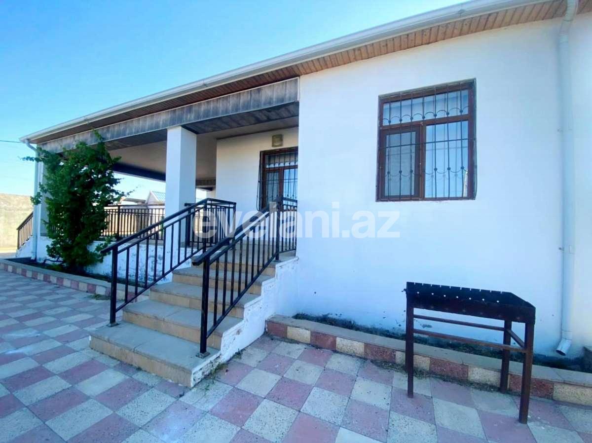 Kirayə verilir, həyət evi / bağ, 4 otaqlı, 150 m², Buzovna q.