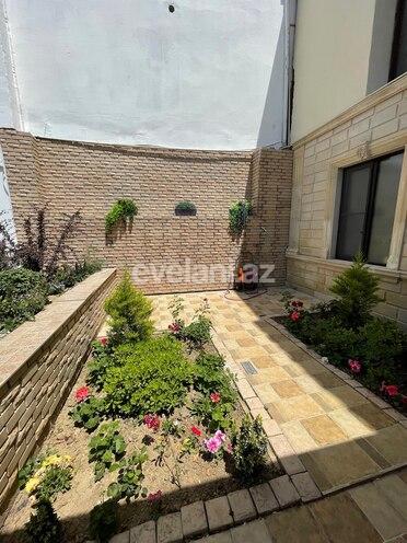 Satılır, həyət evi / bağ, 5 otaqlı, 300 m², Azadlıq prospekti m.