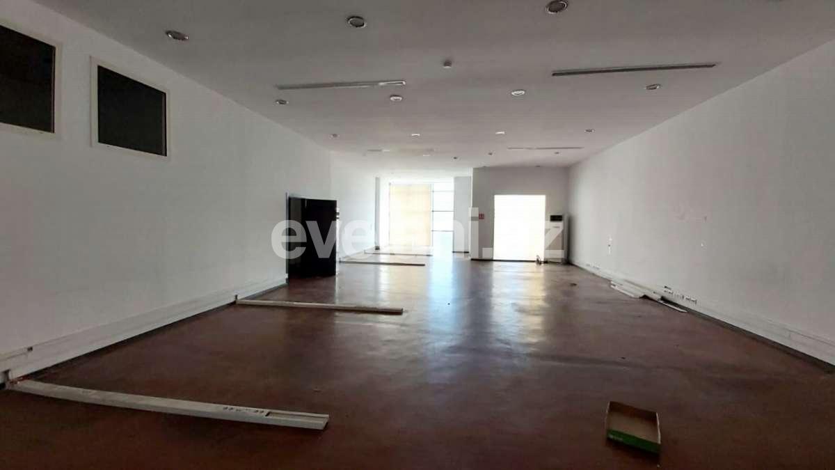 Rent, office, 20 room, 1850 m², Nasimi r.