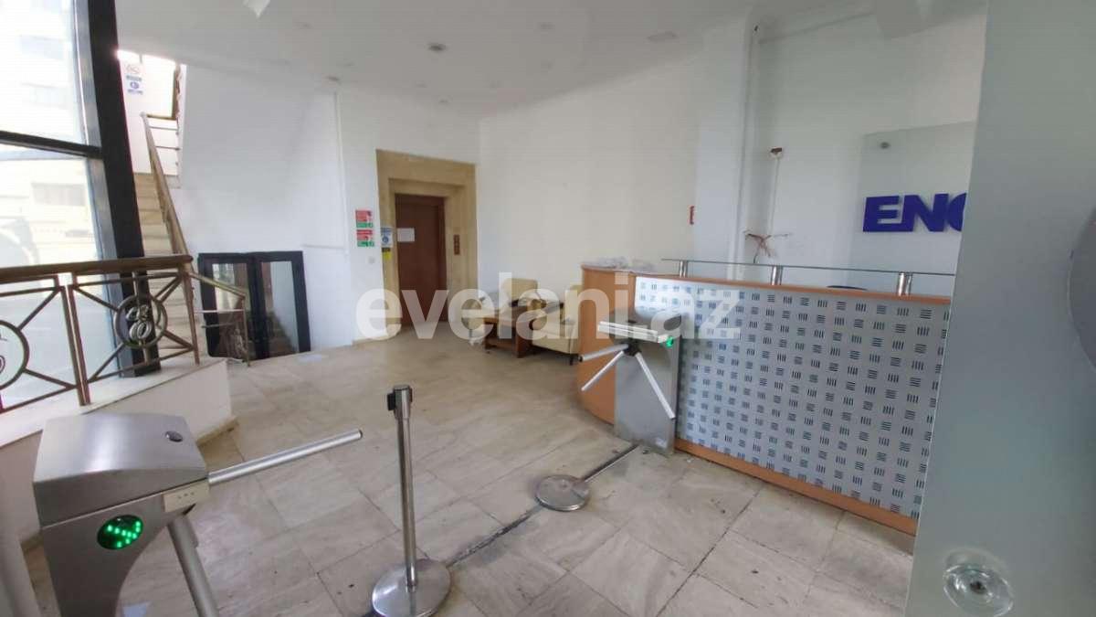 Rent, office, 20 room, 1850 m², Nasimi r.