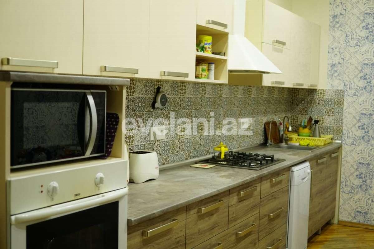 Satılır, yeni tikili, 3 otaqlı, 150 m², 8 Noyabr m.