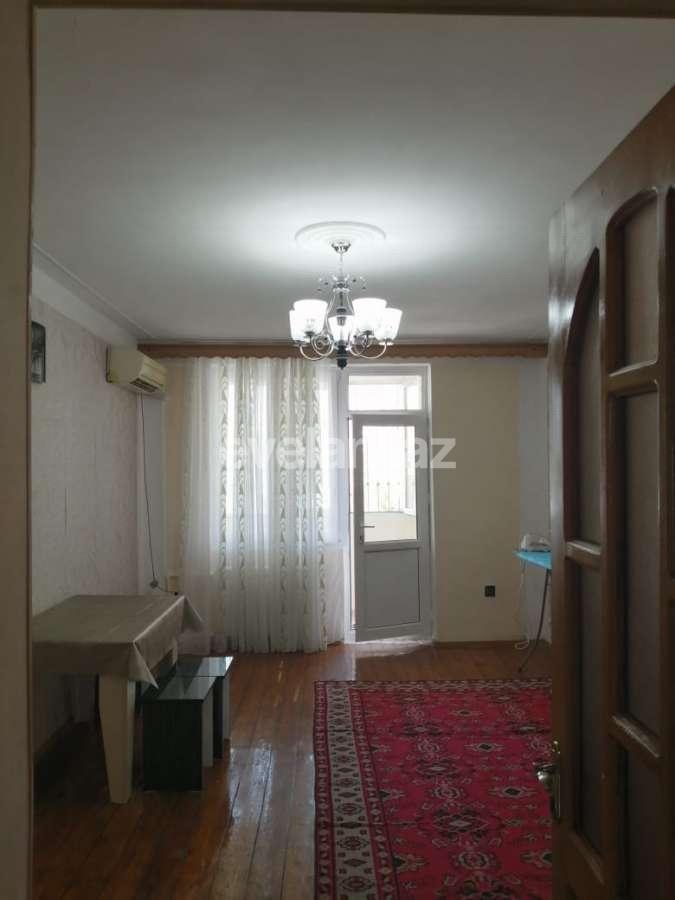 Kirayə verilir, köhnə tikili, 3 otaqlı, 80 m², Elmlər Akademiyası m.