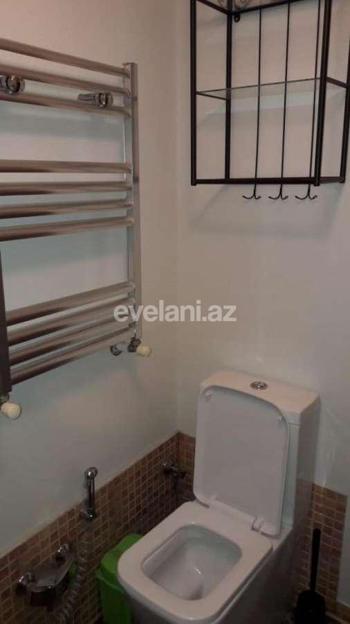 Rent, old building, 3 room, 70 m², Elmlar Akademiyası m.