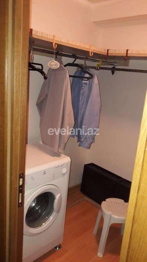 Rent, old building, 3 room, 70 m², Elmlar Akademiyası m.