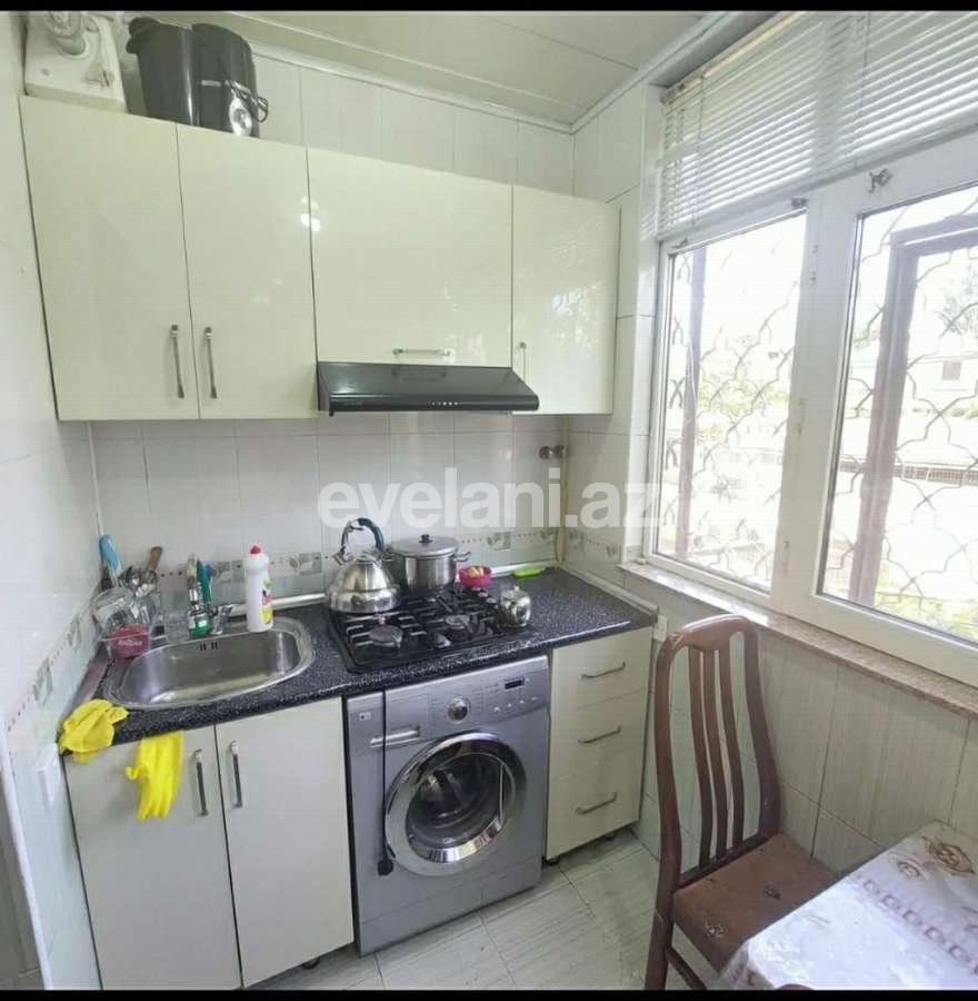 Sale, old building, 3 room, 60 m², Inshaatchilar m.