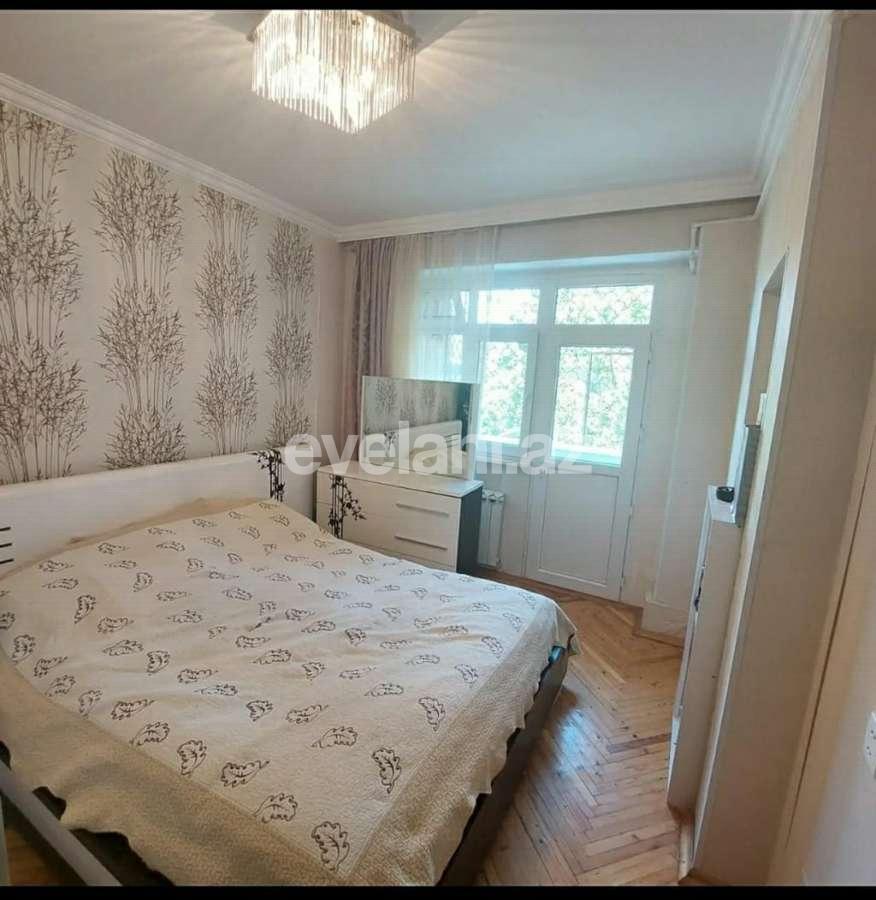 Sale, old building, 3 room, 60 m², Inshaatchilar m.